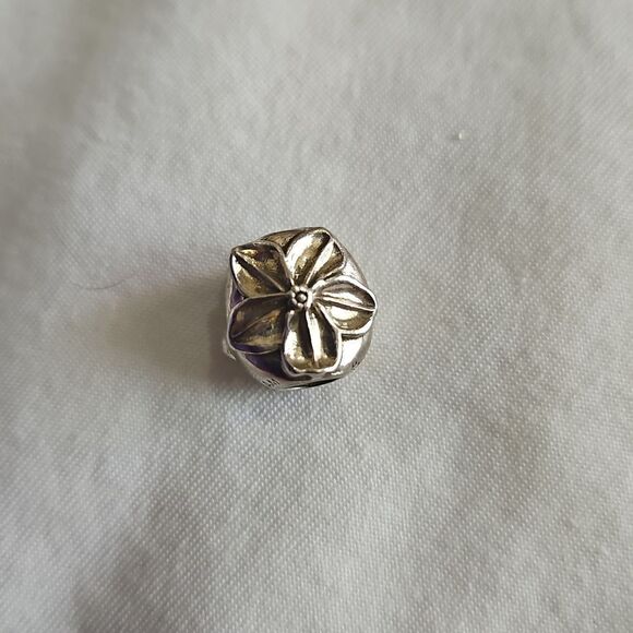 Chamilia Sterling Silver Flower Charm - Picture 16 of 16